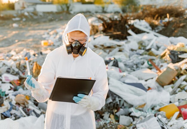 Jak nowoczesne technologie pomagają w unieszkodliwianiu odpadów medycznych?