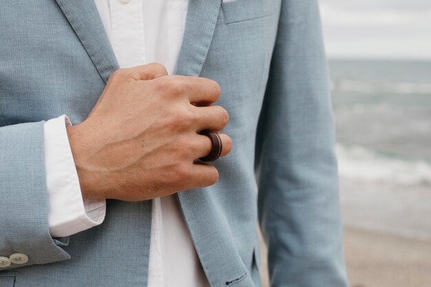 Męska elegancja na co dzień: jak wyrazić swój styl poprzez detale