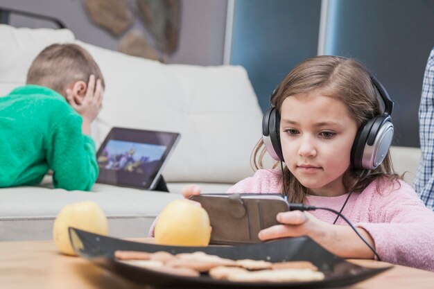 Korzyści z grania w gry bez dostępu do internetu dla najmłodszych